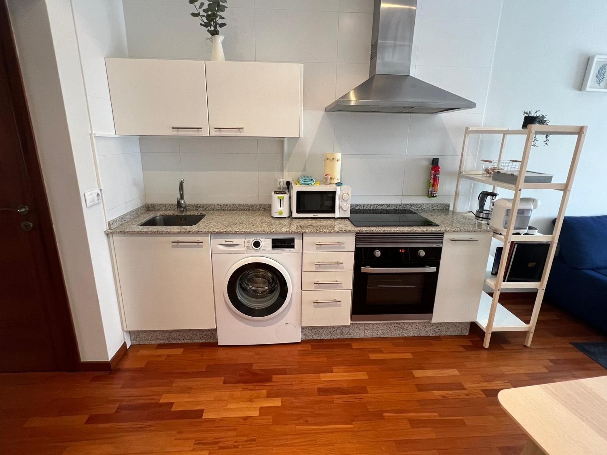 A Estrenar ,con Vistas Al Mar Y Aparcamiento Gratis En El Casco Viejo-centro-zona Portuaria *