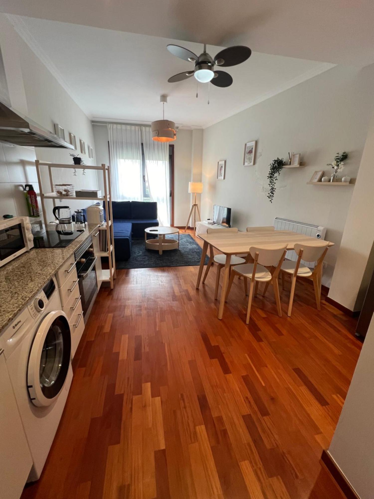 Apartment A Estrenar ,con Vistas Al Mar Y Aparcamiento Gratis En El Casco Viejo-centro-zona Portuaria *